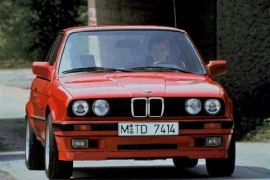 BMW 3 Series Sedan (E30) 320i 4AT (125 HP)