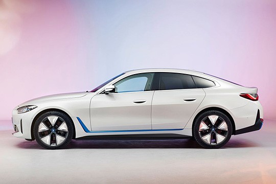 BMW i4 2021 - Present