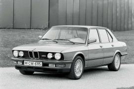 BMW M5 (E28) 3.5L 5MT (286 HP)