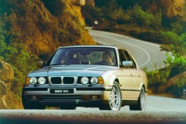 BMW M5 (E34) 3.5L 5MT (316 HP)