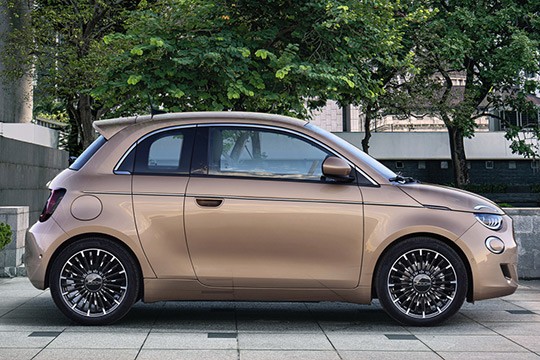 FIAT 500 3+1 23.8 KWh (93 HP)