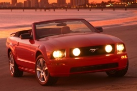 FORD Mustang Convertible 4.0L V6 5MT (209 HP)