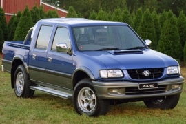 HOLDEN Rodeo Double Cab 2.5L D 5MT RWD (78 HP)