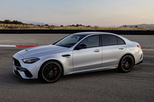 Mercedes-AMG C63 S E Performance 2.0L PHEV 4MATIC+ 9AT AWD (680 HP)