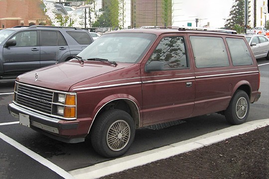 PLYMOUTH Voyager 2.2L 3AT FWD (97 HP)
