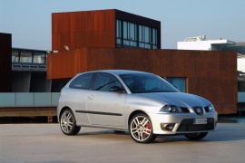 SEAT Ibiza Cupra 1.8L 20v Turbo 5MT FWD (180 HP)